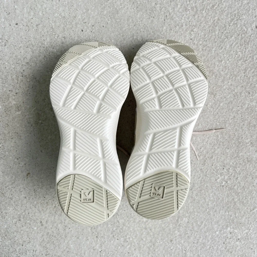 Veja Impala Sneaker‎ in Eggshell Pierre